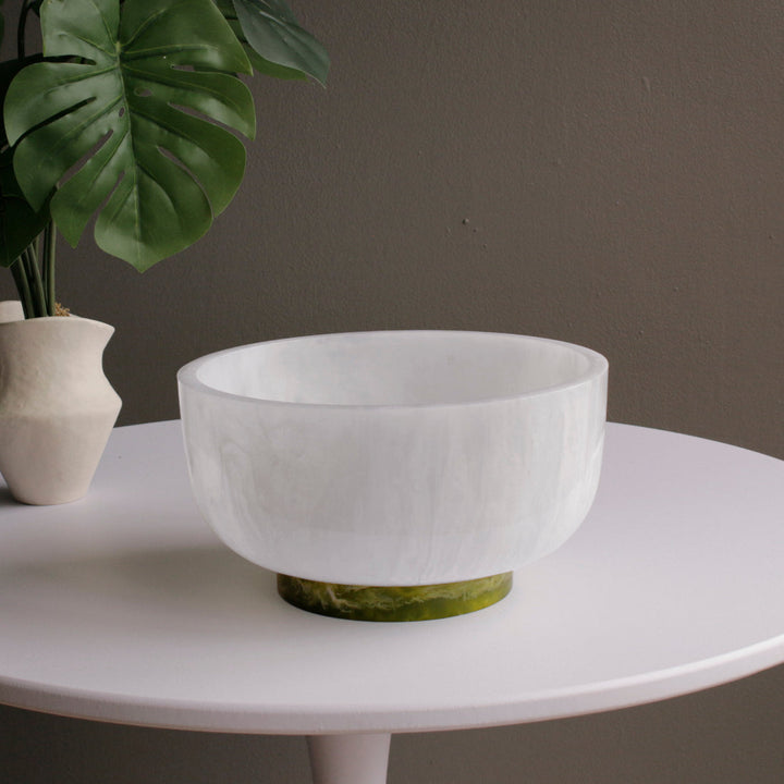 Resin Rio Large Bowl With Base - White & Green