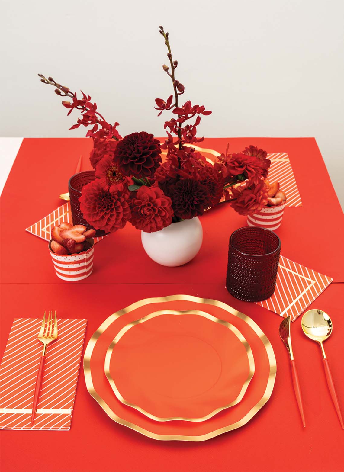 Red & Gold Bella Plastic Cutler - 24pc, Service For 8