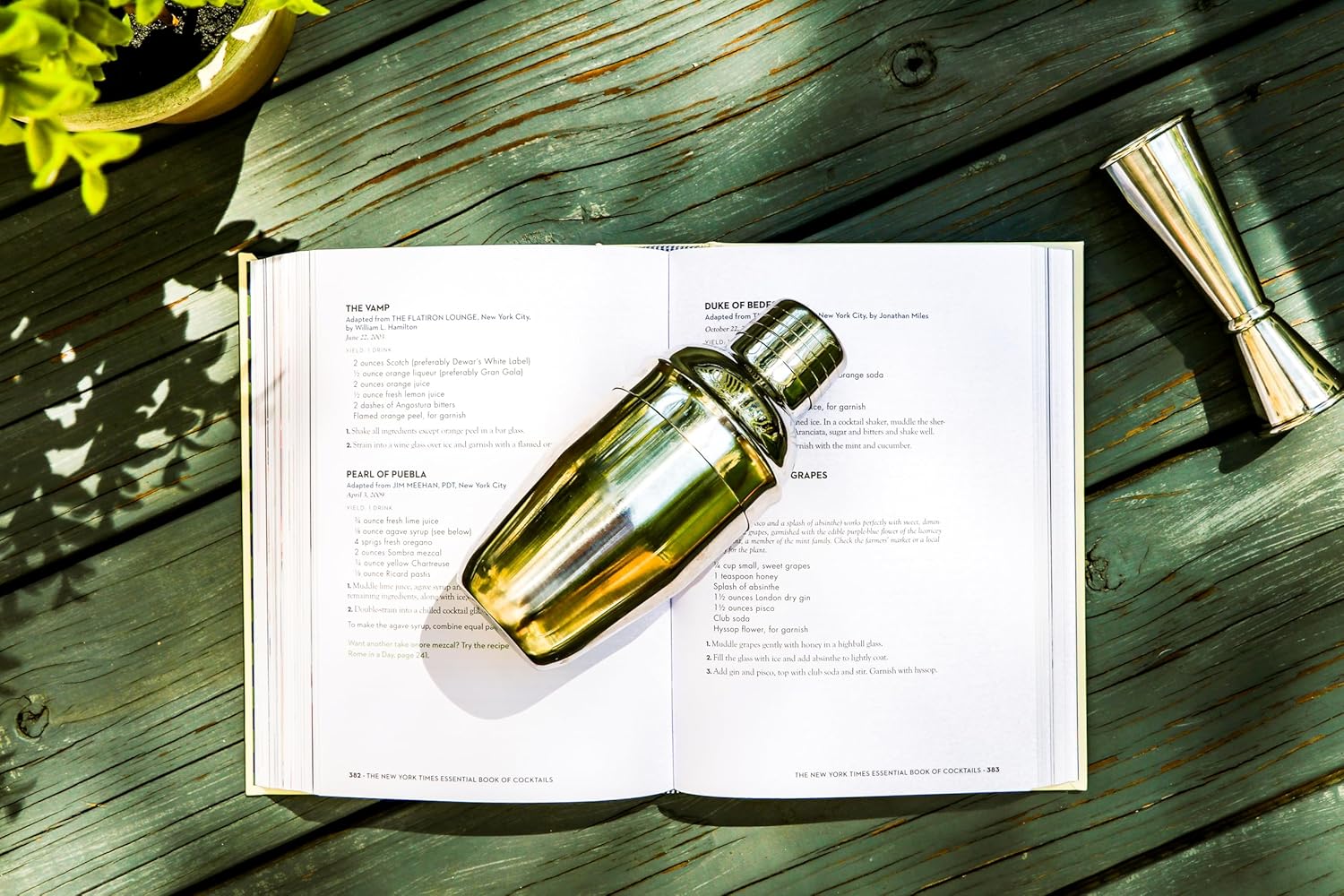The New York Times Essential Book Of Cocktails