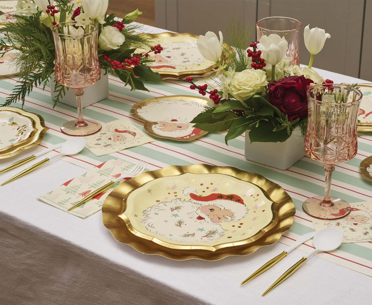 Vintage Santa Dinner Plates - 8 Pack