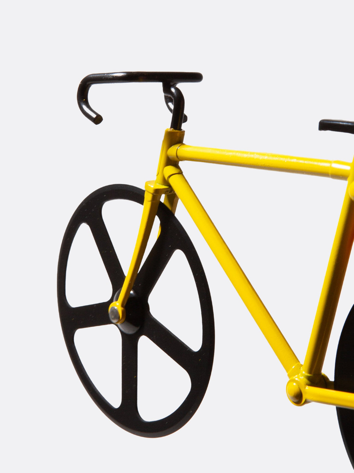 Bumblebee Fixie Pizza Cutter
