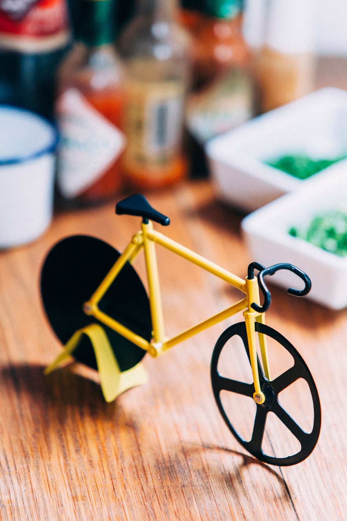 Bumblebee Fixie Pizza Cutter