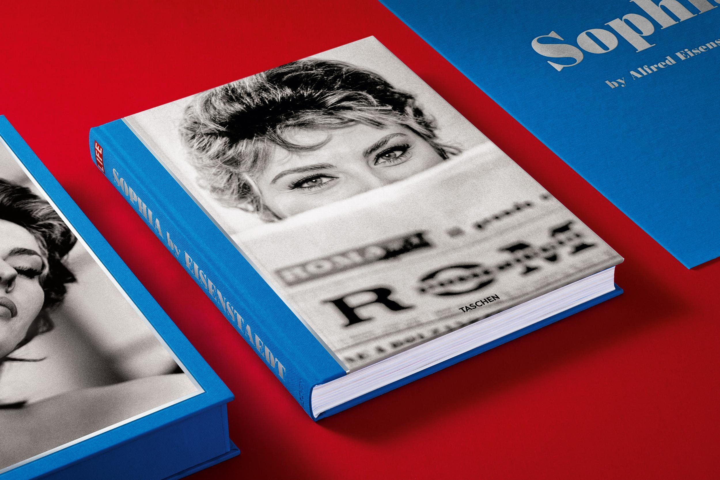 Sophia by Eisenstaedt. Signed Edition of 1,000 - XL