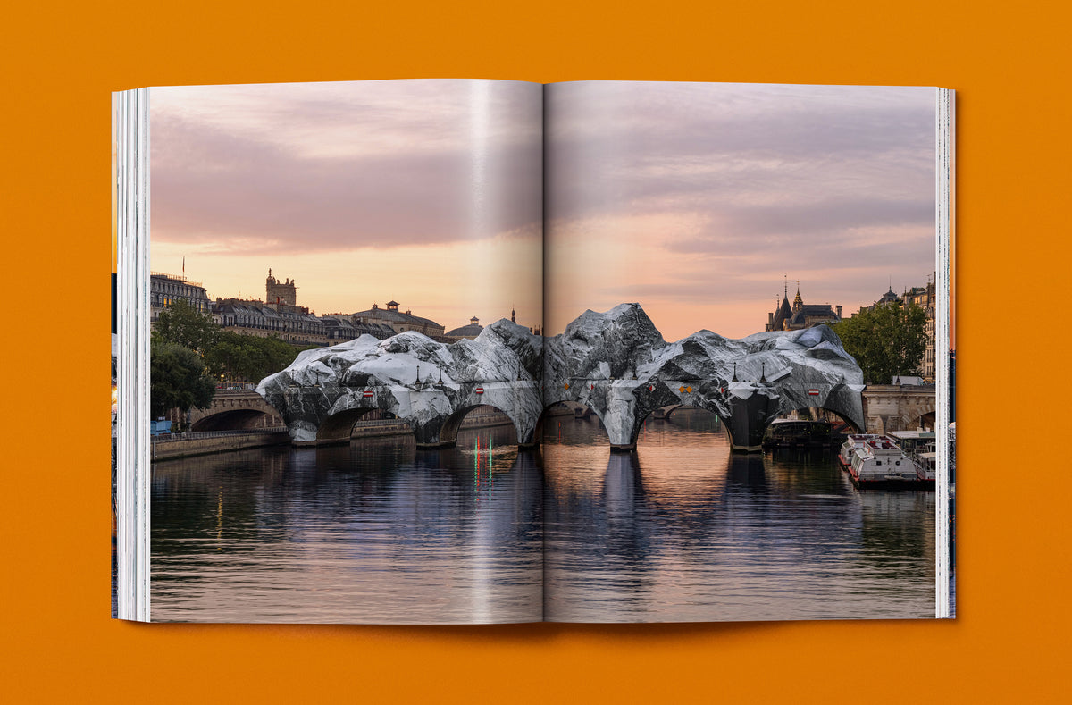 JR. La Caverne du Pont Neuf XL