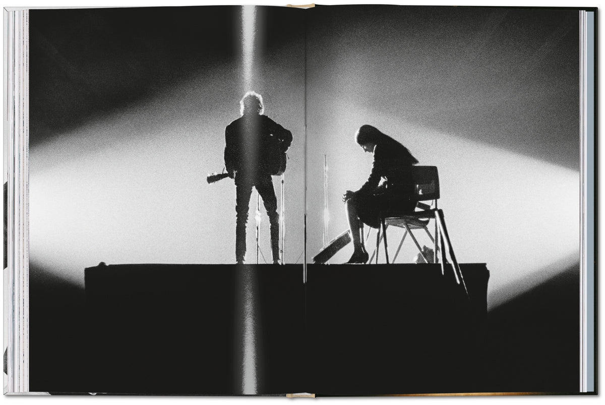 Daniel Kramer. Bob Dylan. A Year And A Day