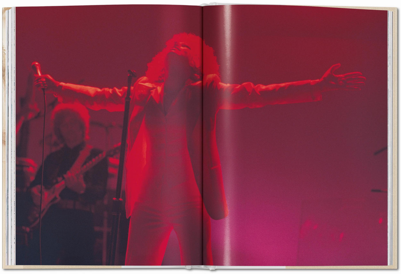 Barbra Streisand. Steve Schapiro & Lawrence Schiller (Signed Trade Edition)