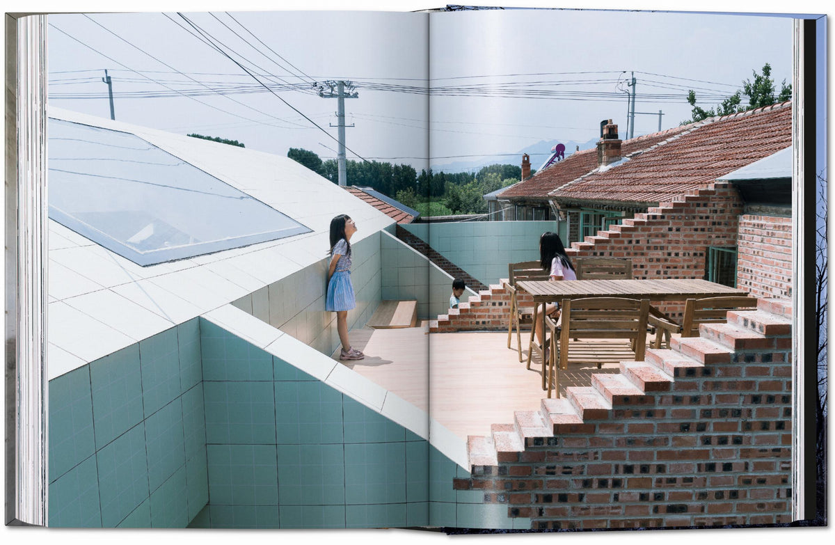 45th Anniversary: Homes For Our Time.  Contemporary Houses Around The World