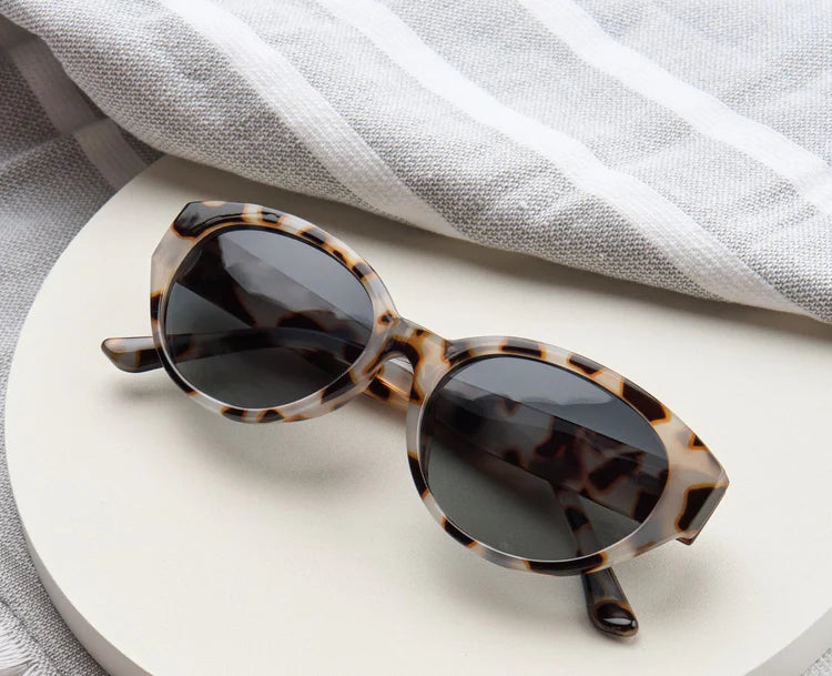 Villa Reading Sunglasses - Chai Tortoise