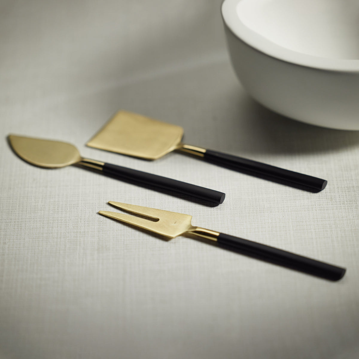Maxfield Cheese Set-Black/ Matte Gold