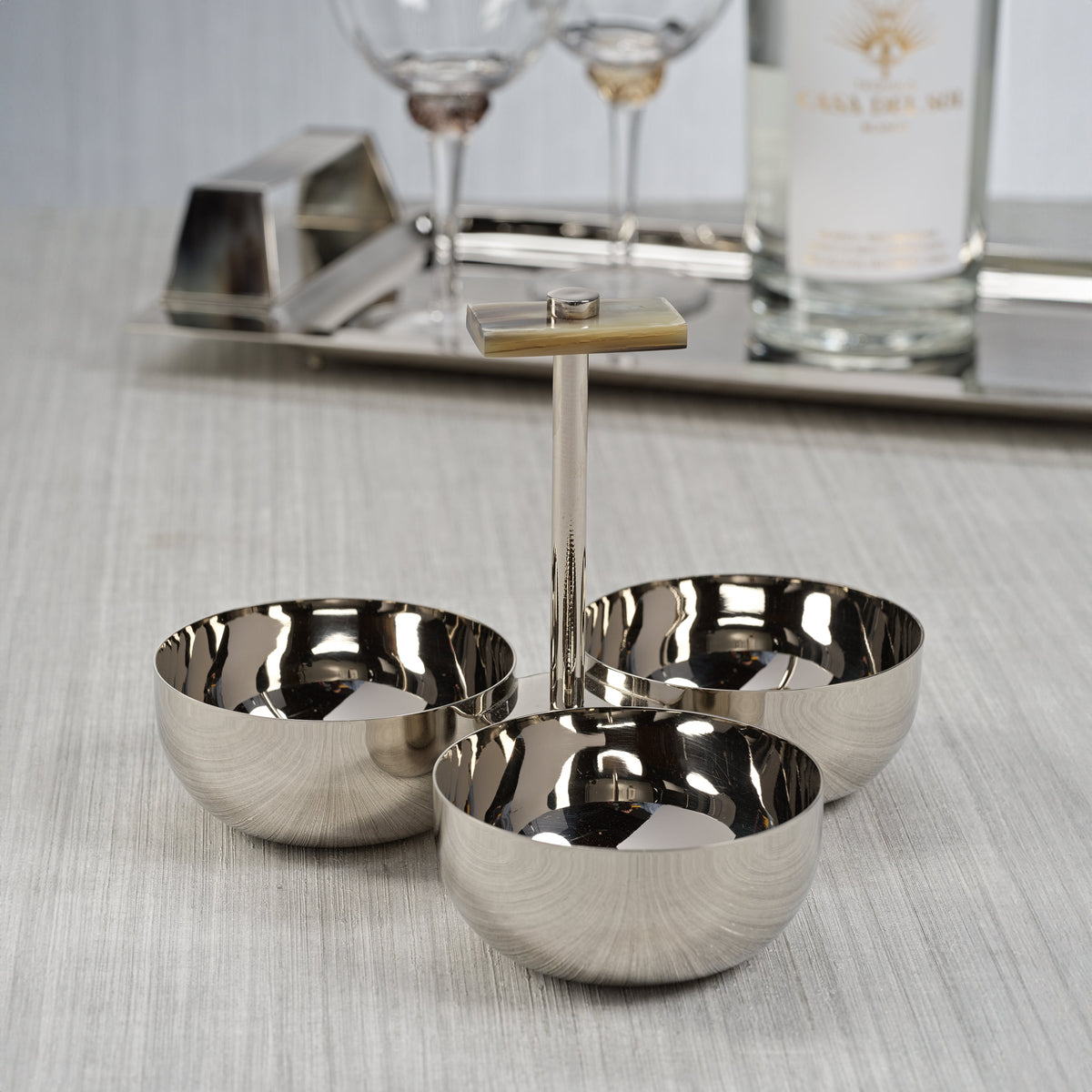 The Berkeley Serving Condiment Set With  Horn Trim