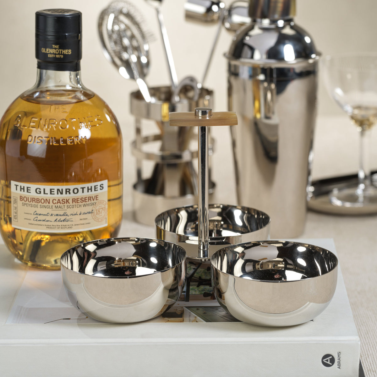 The Berkeley Serving Condiment Set With  Horn Trim