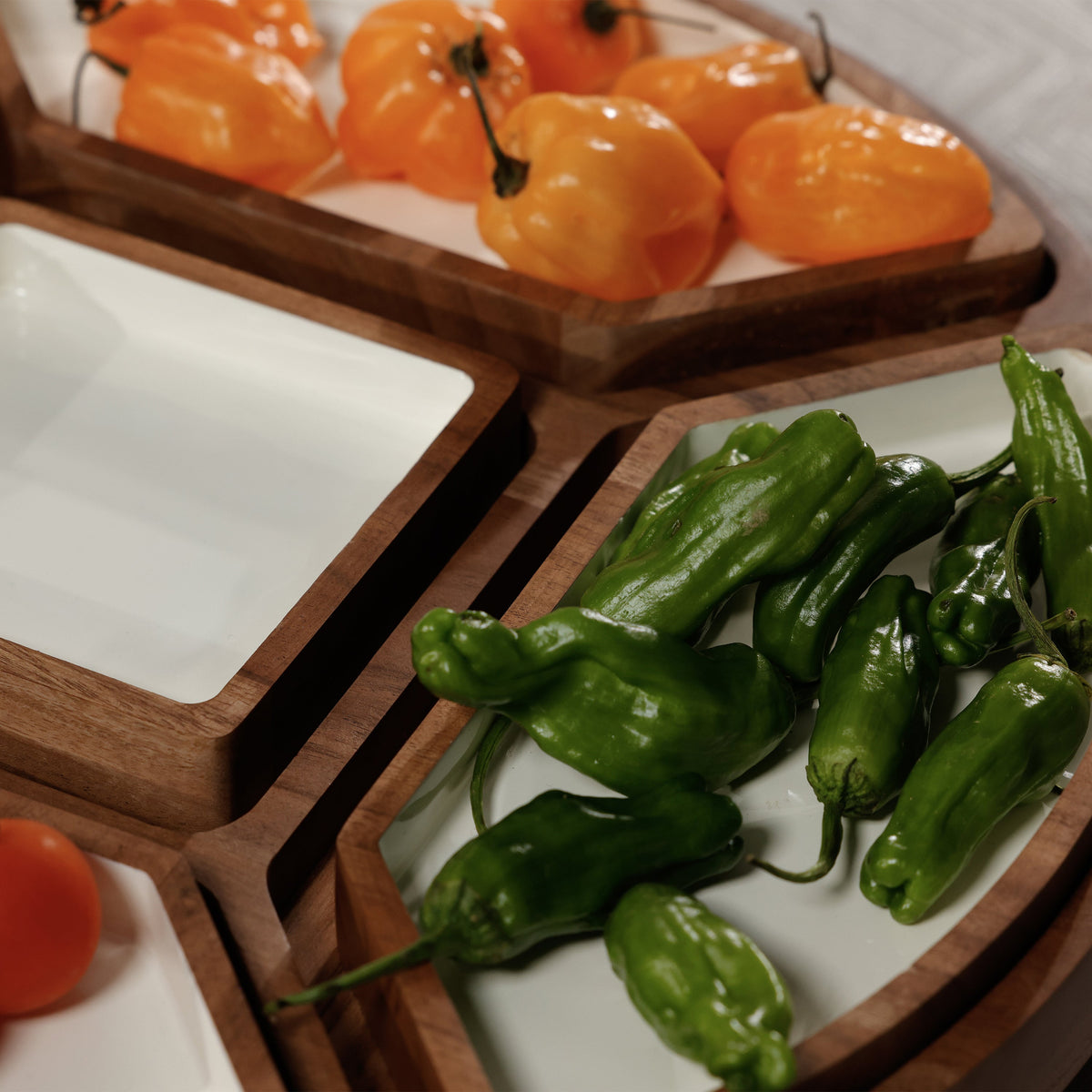 Lazy Susan With 5 Condiment Sections
