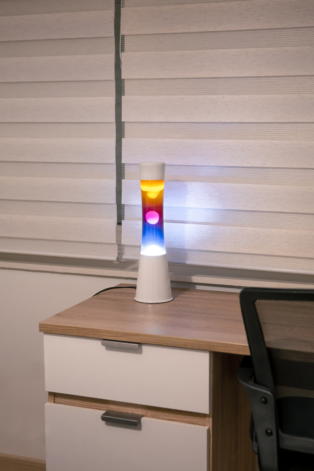White & Tricolor Gradient Flow Lava Lamp