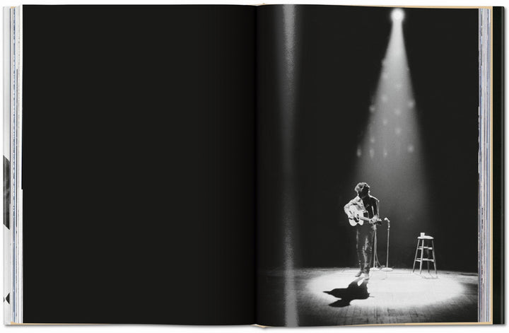 Daniel Kramer. Bob Dylan. A Year And A Day