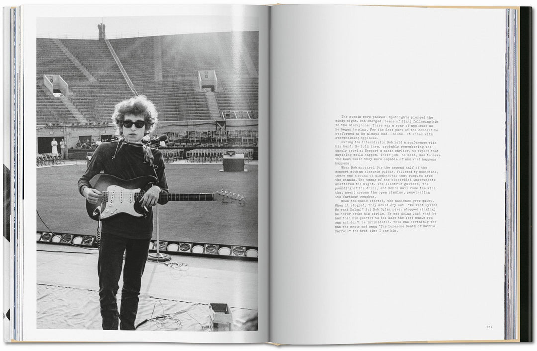 Daniel Kramer. Bob Dylan. A Year And A Day