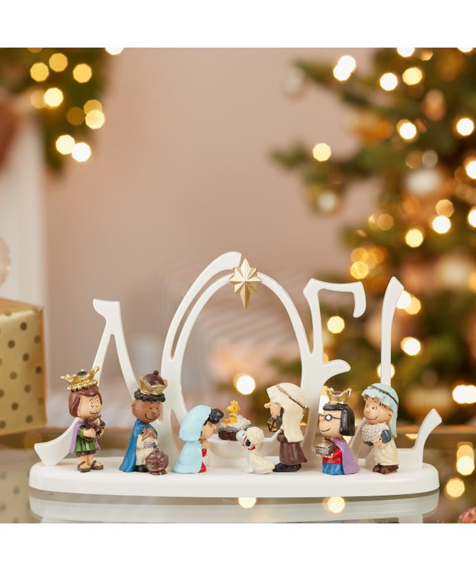 Peanuts© Battery Operated LED Lighted Nativity Scene